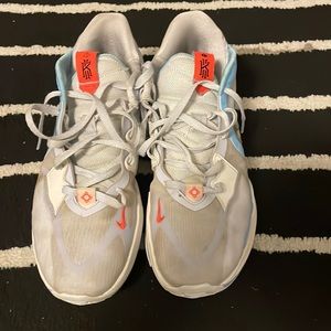 Men's Nike Kyrie Low 5 Basketball Shoes